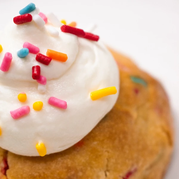 galleta xl birthday cake funfetti cdmx